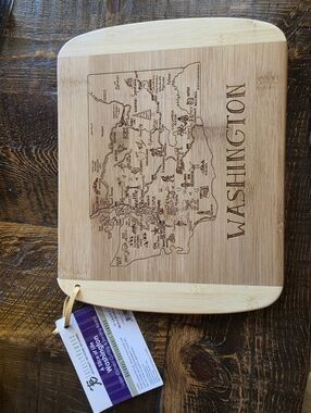 TOTALLY BAMBOO Washington State Laser Etched Cutting Serving Board NWT